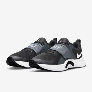 Nike Renew Retaliation 4, Black/White-Dk Smoke Grey, Men’s 10.5